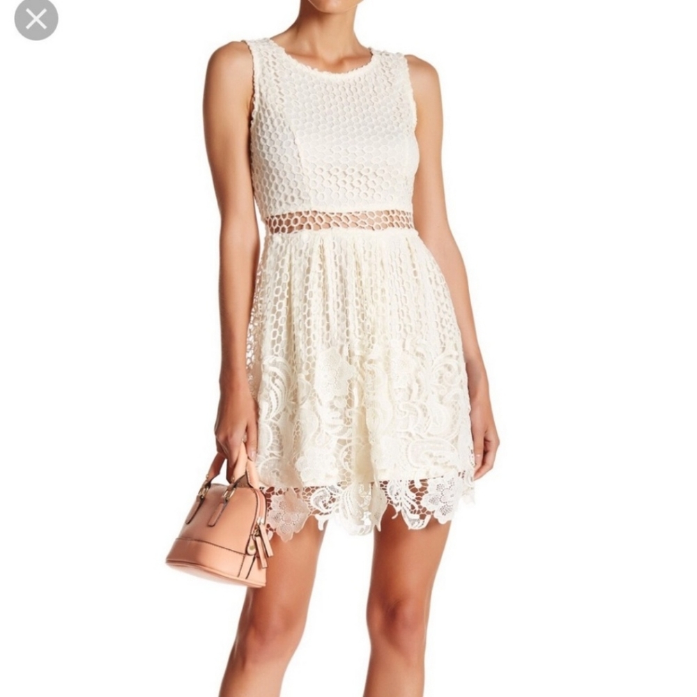 Romeo & Juliet Couture Dress Size Small